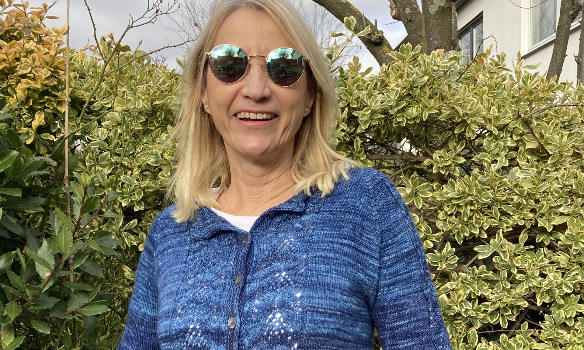 Juleflowercardigan aus Trallafitti Seide